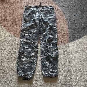 Rothco Men’s S Black Digital Camo Cargo Pants